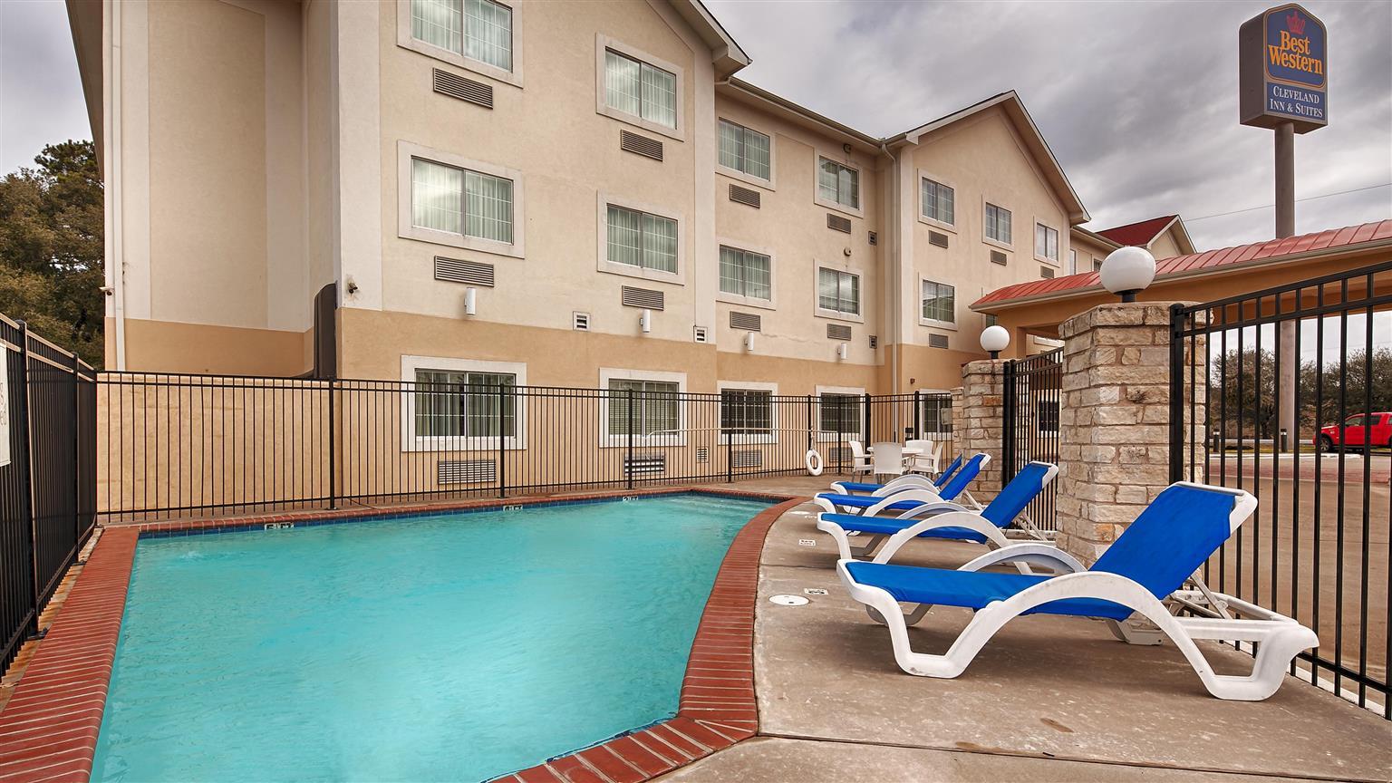 Best Western Inn & Suites Кливленд Экстерьер фото