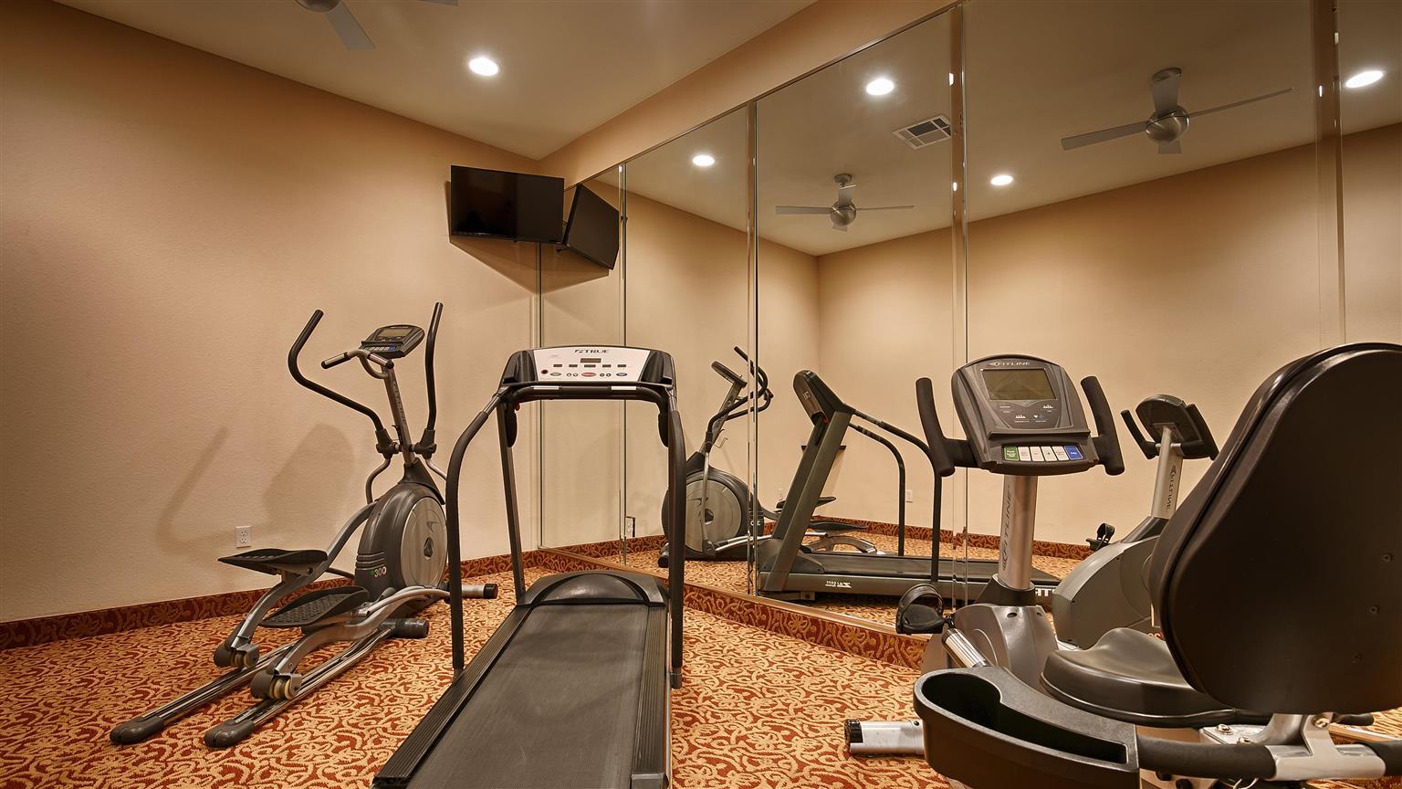 Best Western Inn & Suites Кливленд Экстерьер фото