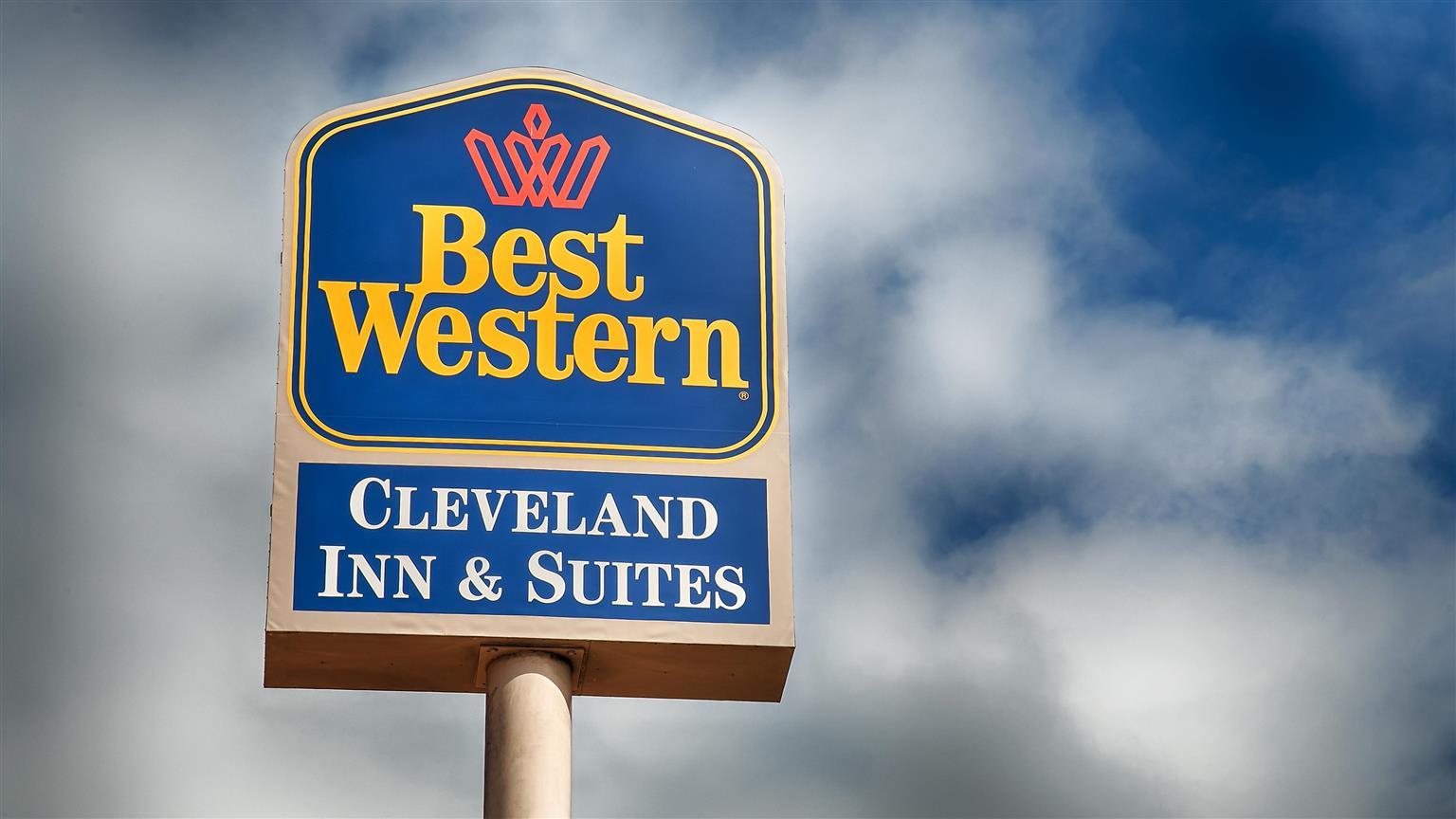 Best Western Inn & Suites Кливленд Экстерьер фото